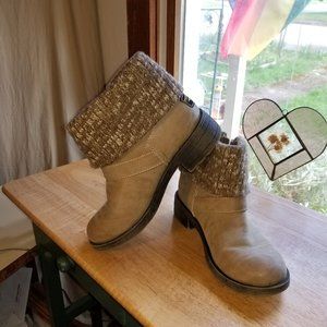 Rocket Dog Bentley Cuffed Ankle Boots Women's Size 7 Tan